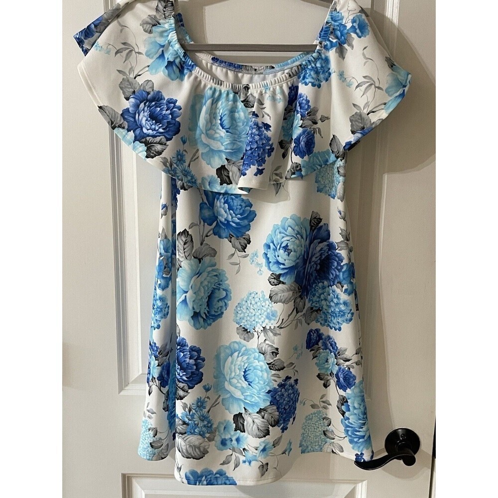 Sun & Moon Women’s Size Medium Blue Floral off shoulders dress NWT